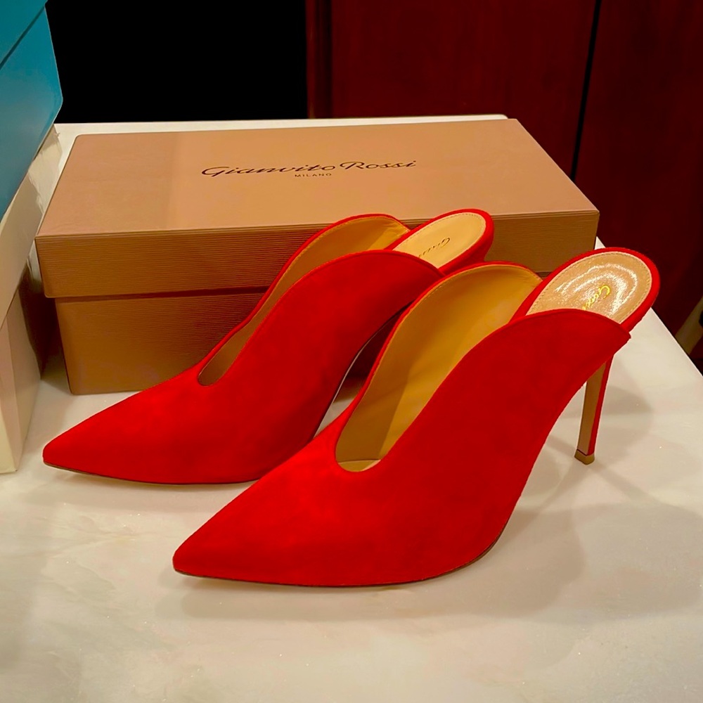 Gianvito Rossi EUC red suede mules